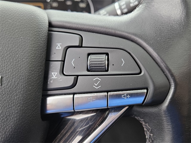 Vehicle image 29 of 32