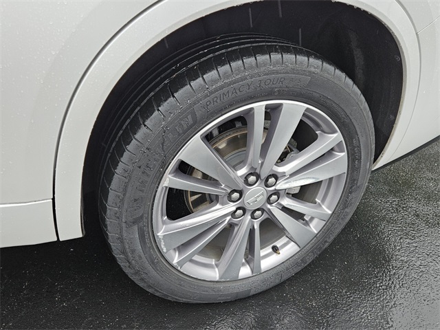 Vehicle image 8 of 32