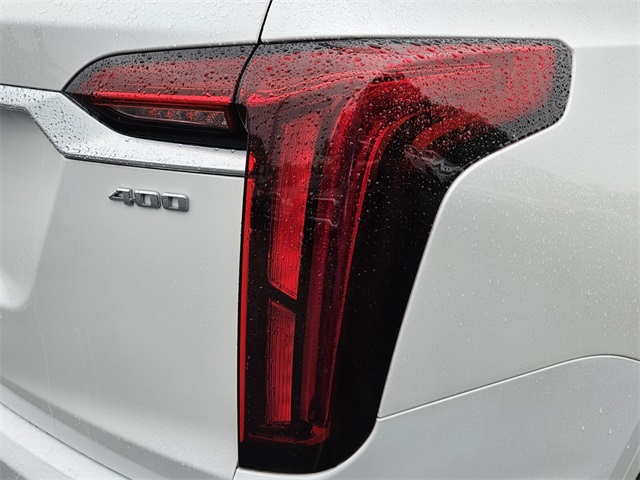 Vehicle image 7 of 32