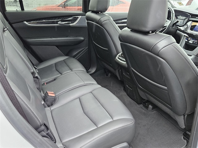 Vehicle image 22 of 32