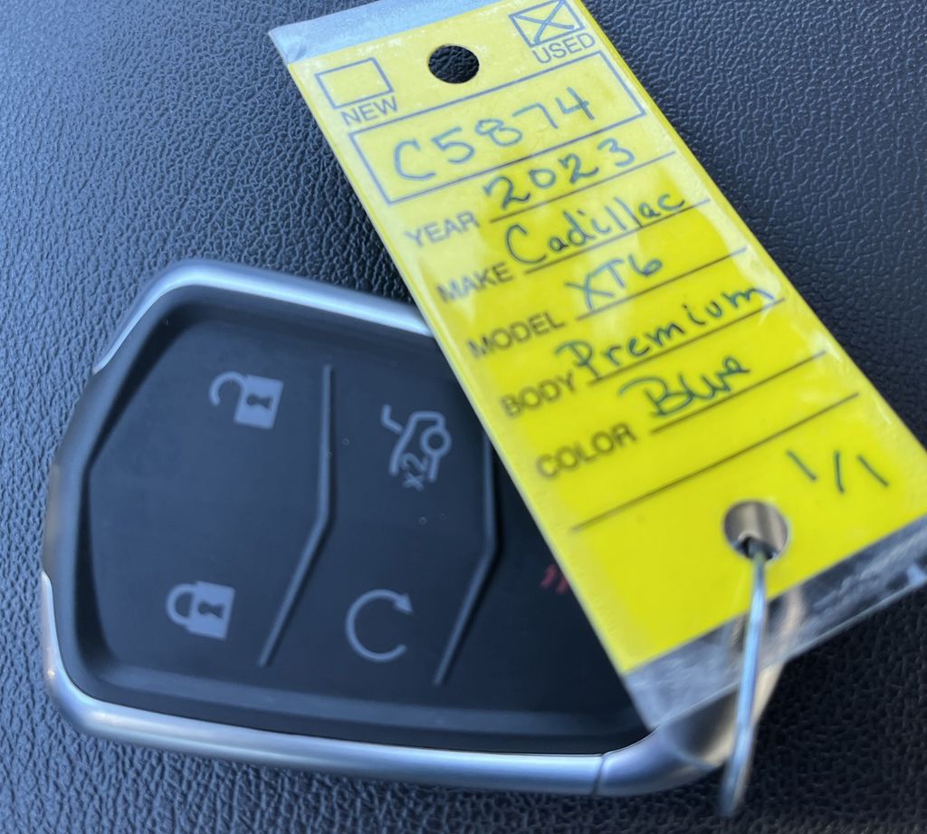 Vehicle image 25 of 38