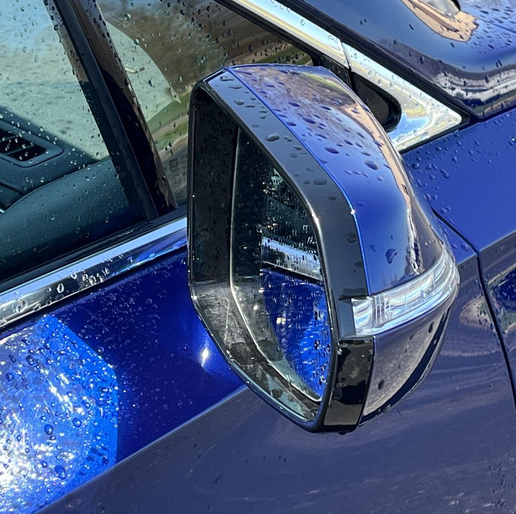 Vehicle image 35 of 38