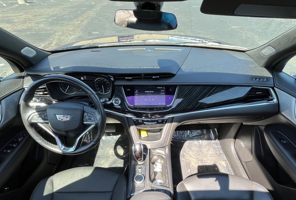 Vehicle image 18 of 38