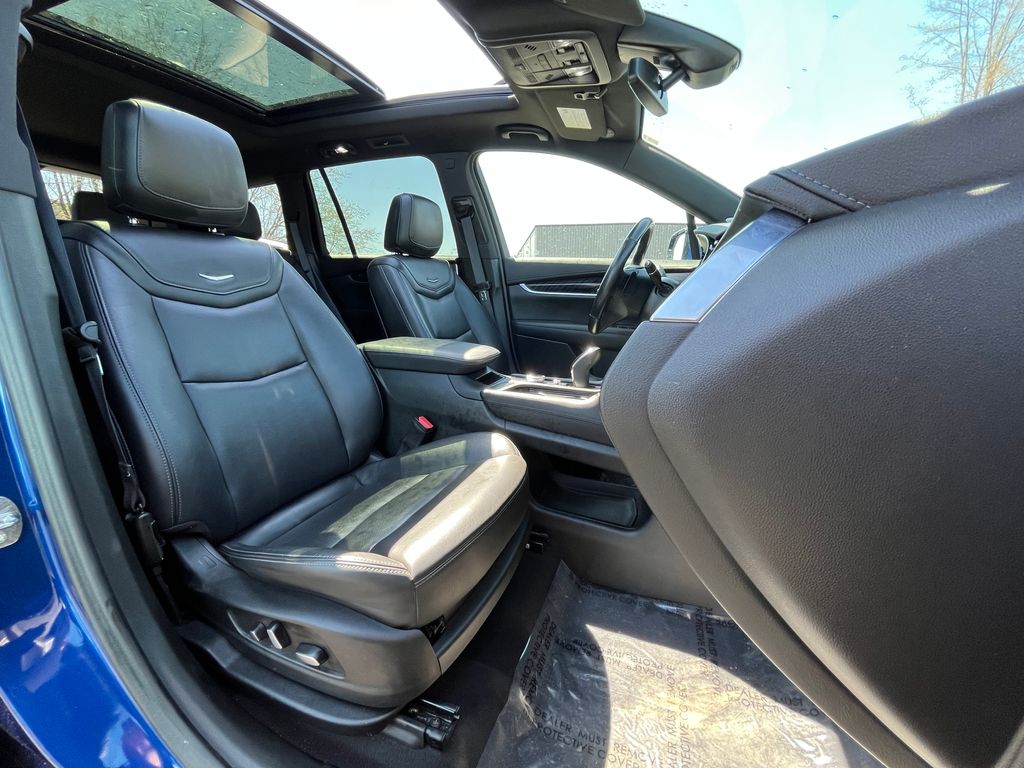 Vehicle image 37 of 38