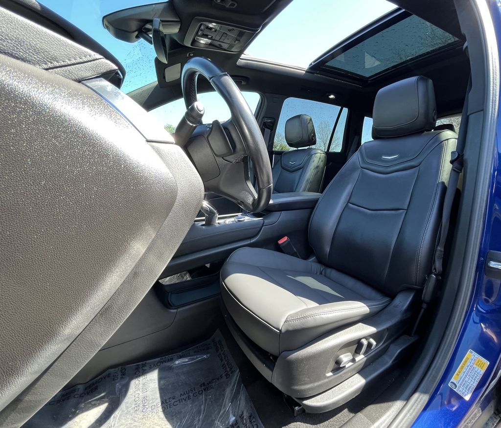 Vehicle image 16 of 38
