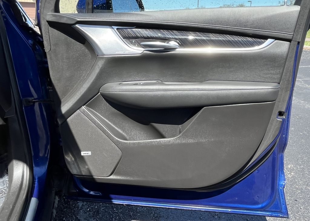 Vehicle image 36 of 38