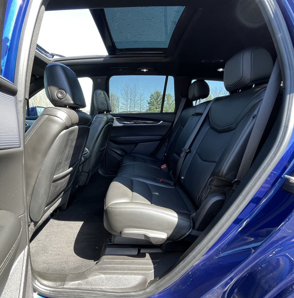 Vehicle image 27 of 38
