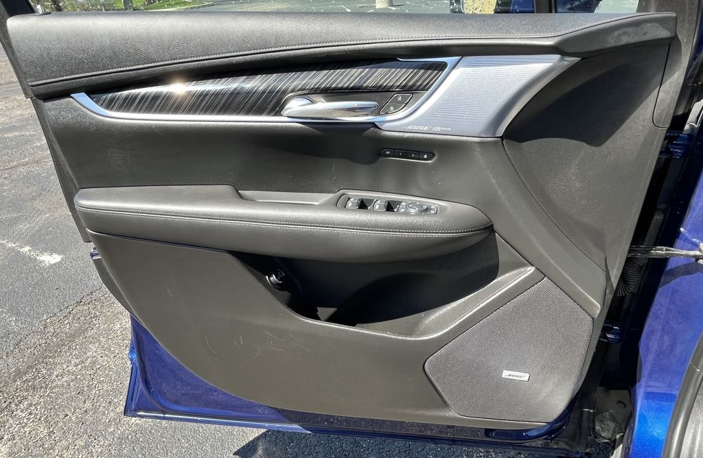 Vehicle image 13 of 38