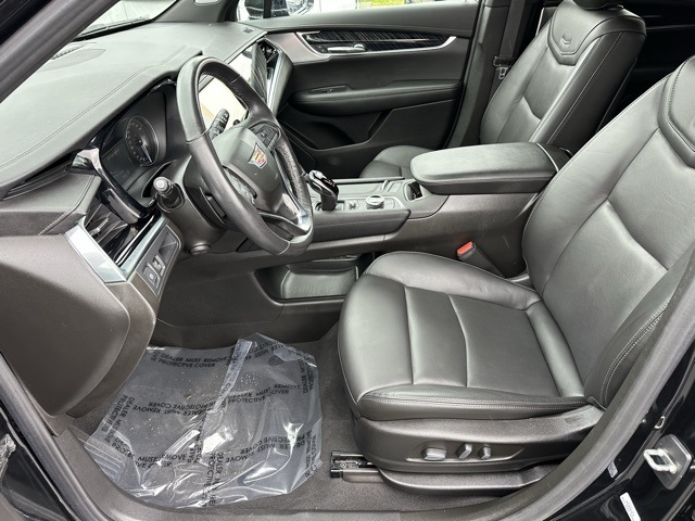 Vehicle image 10 of 27