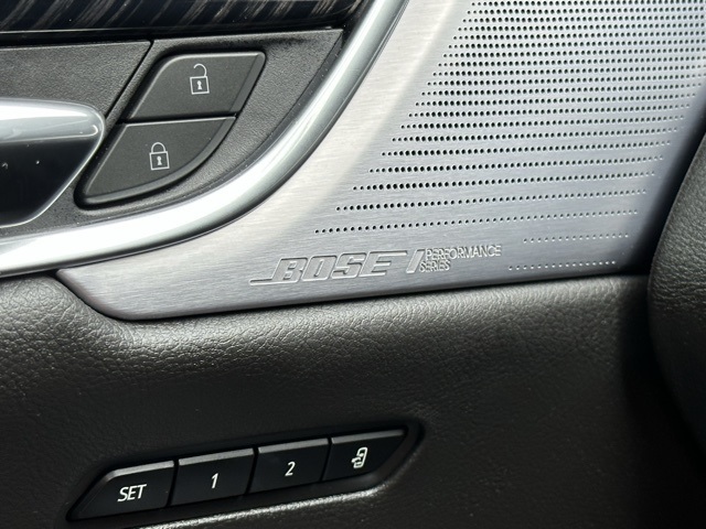 Vehicle image 17 of 27