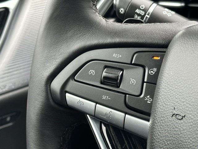 Vehicle image 16 of 27