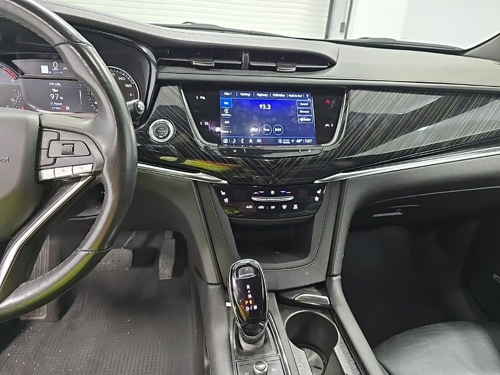 Vehicle image 18 of 33