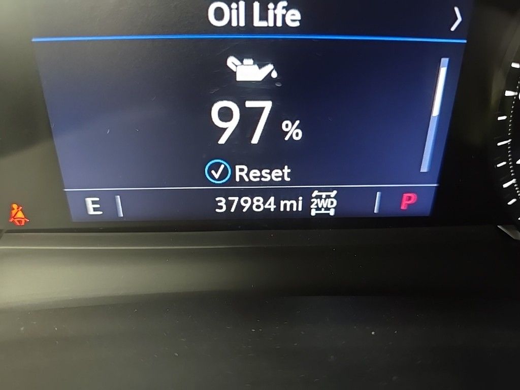 Vehicle image 17 of 33