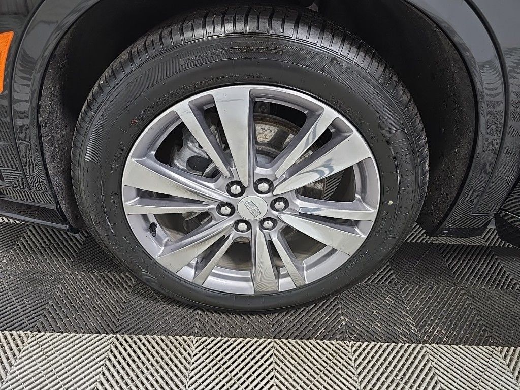 Vehicle image 28 of 33