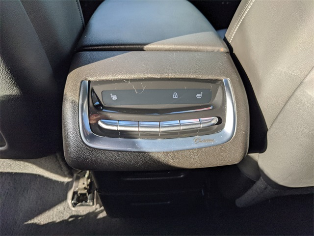 Vehicle image 29 of 36