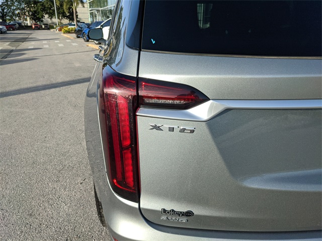 Vehicle image 32 of 36