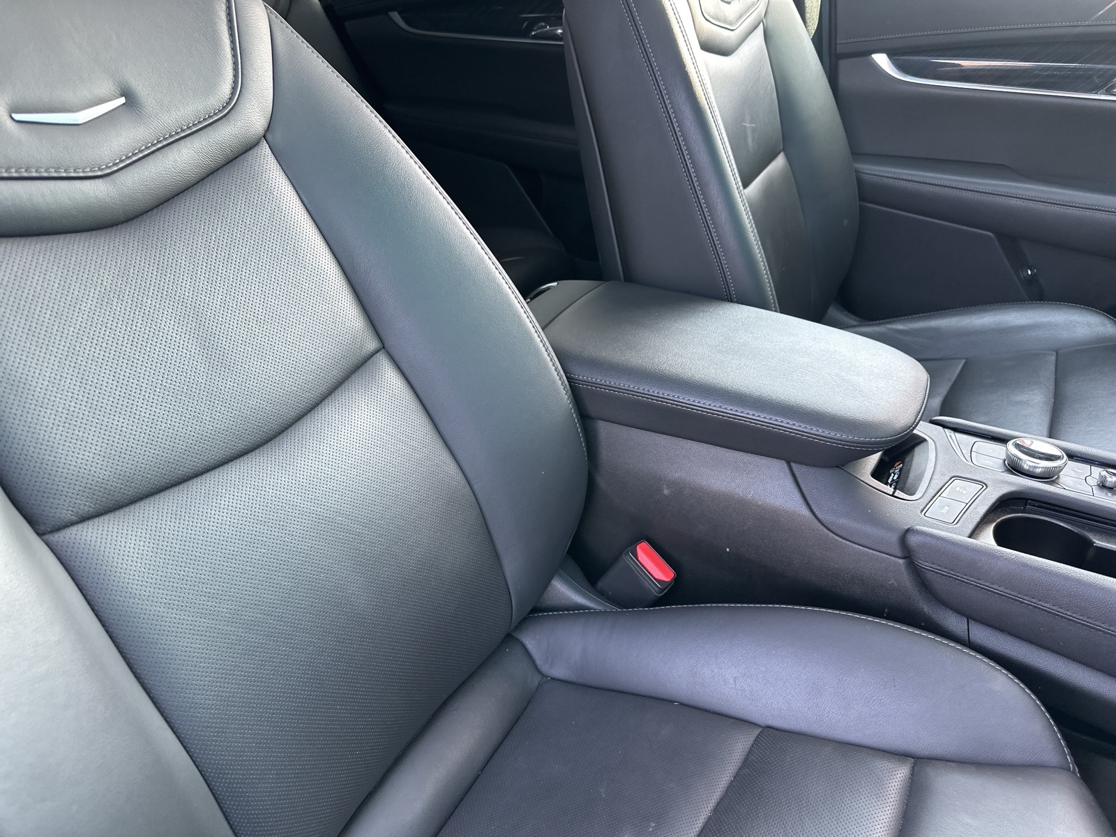 Vehicle image 23 of 36