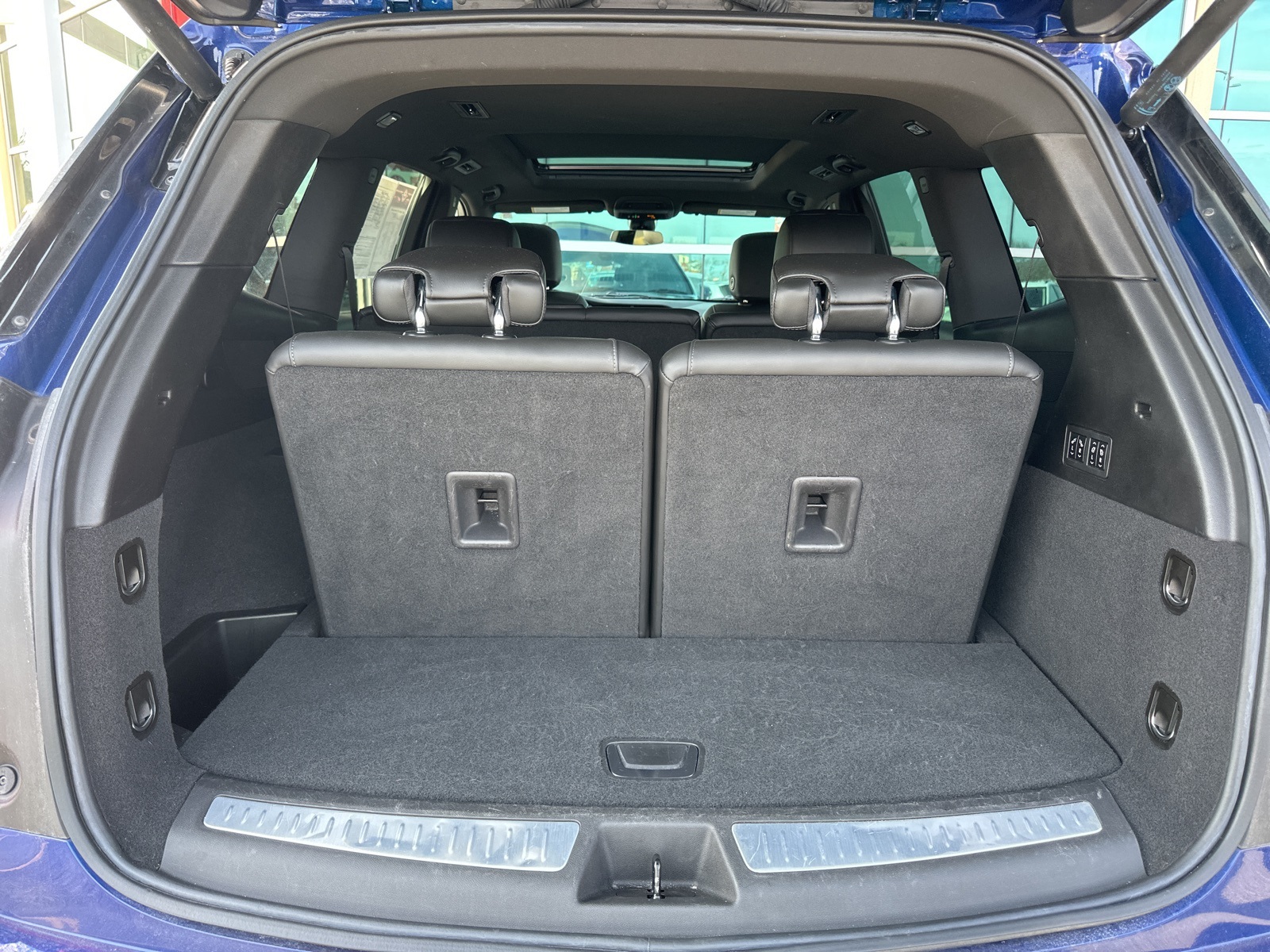 Vehicle image 24 of 36