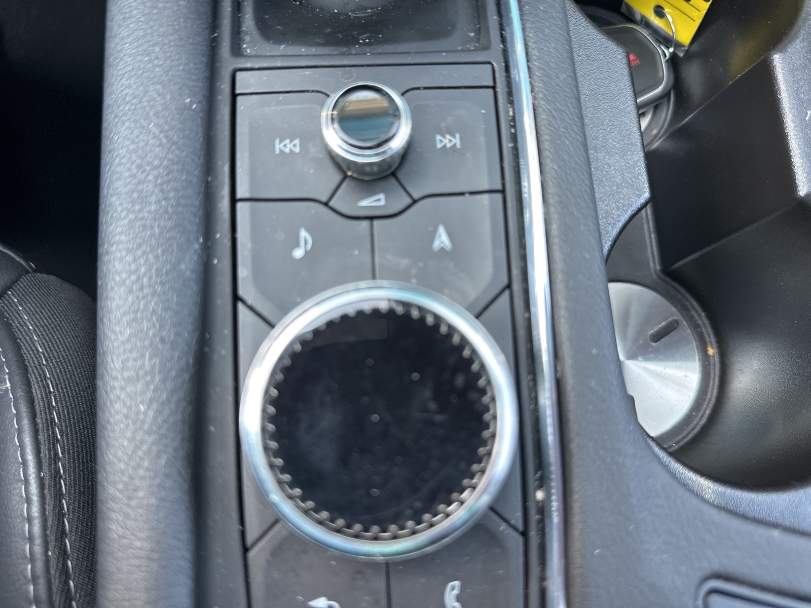 Vehicle image 32 of 36