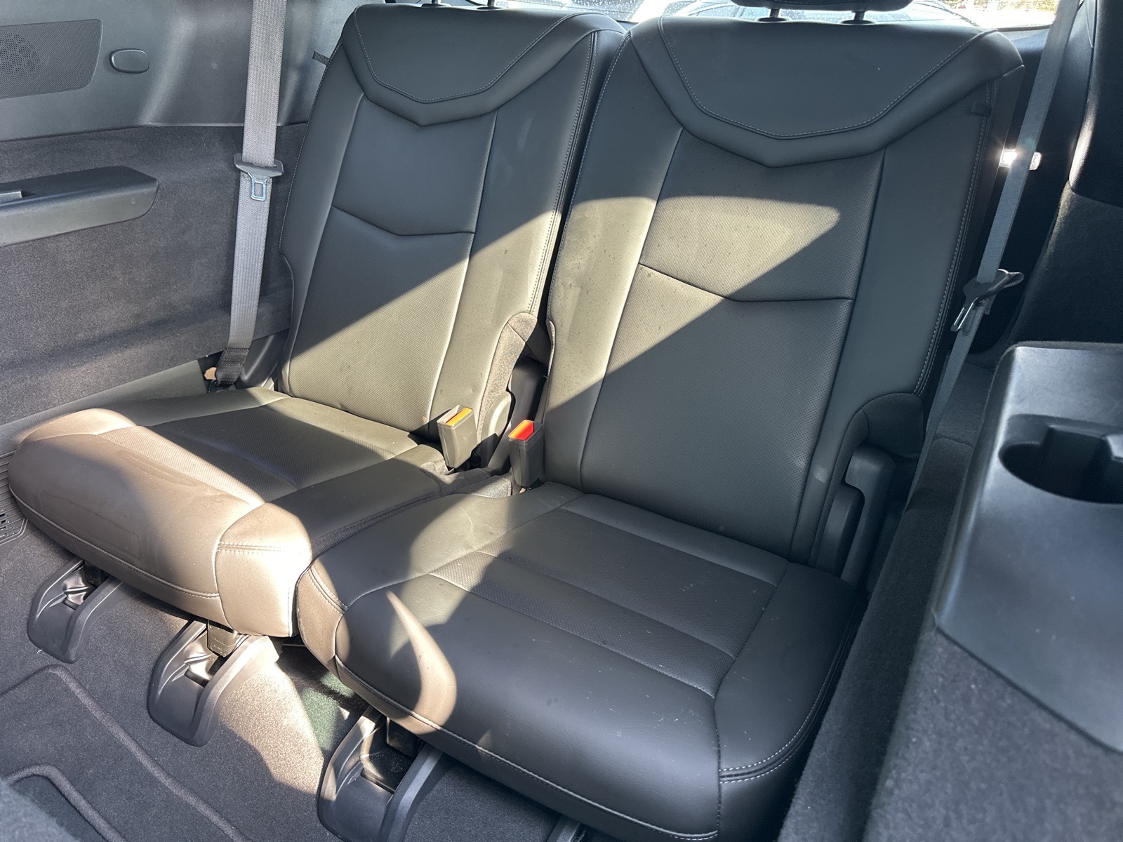 Vehicle image 21 of 36