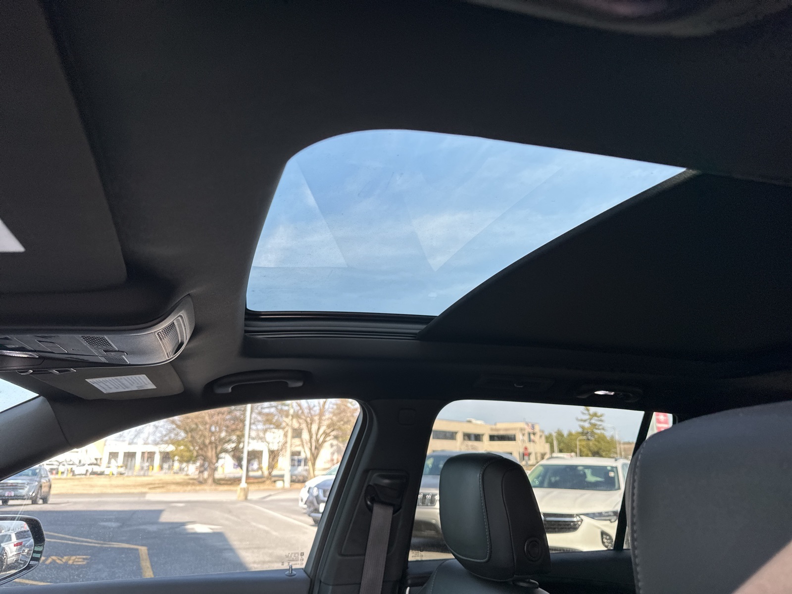 Vehicle image 25 of 36