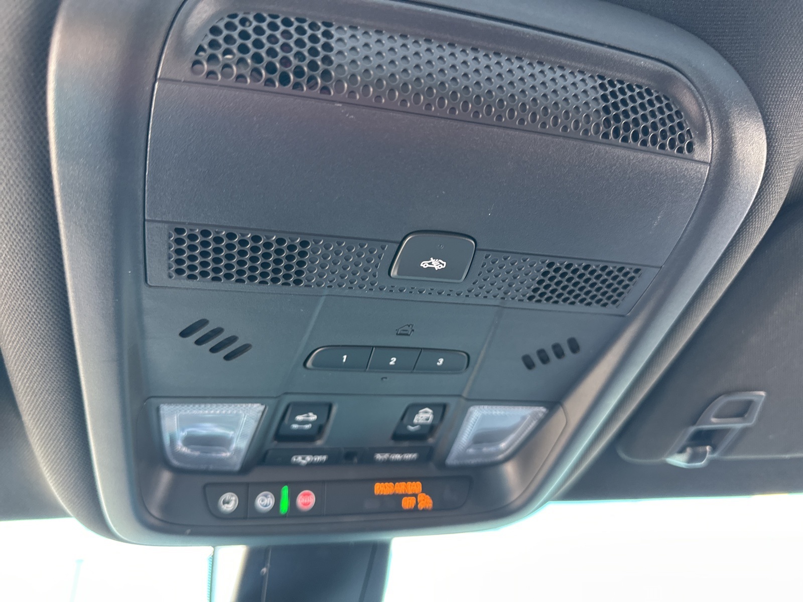 Vehicle image 34 of 36