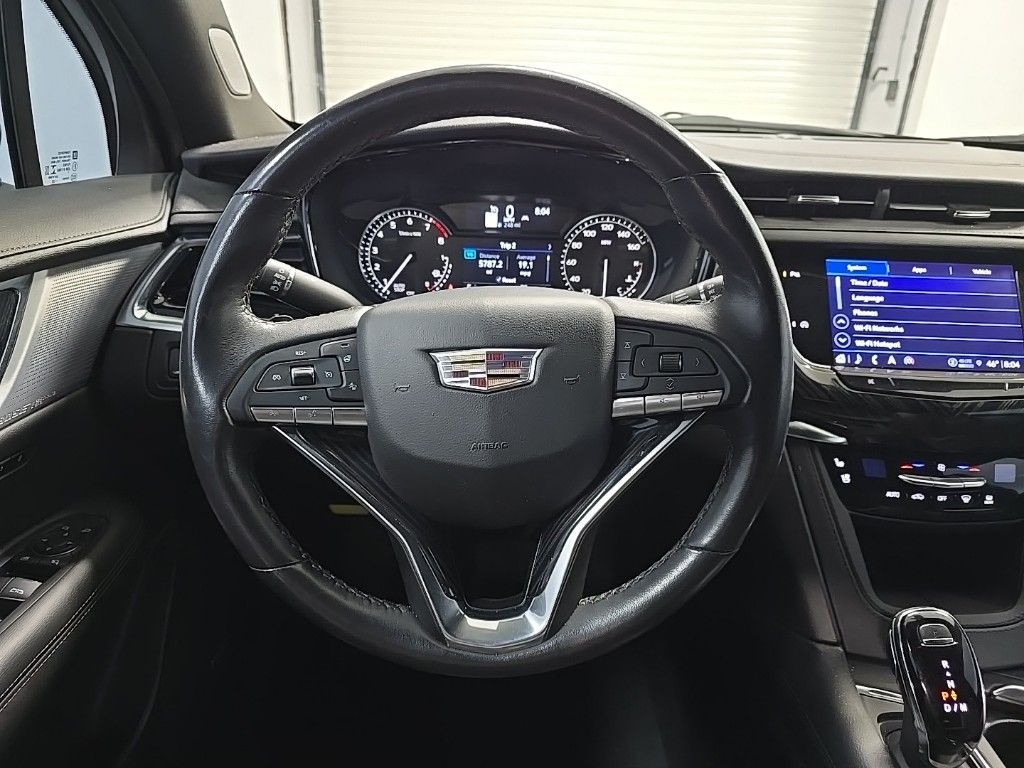 Vehicle image 14 of 33