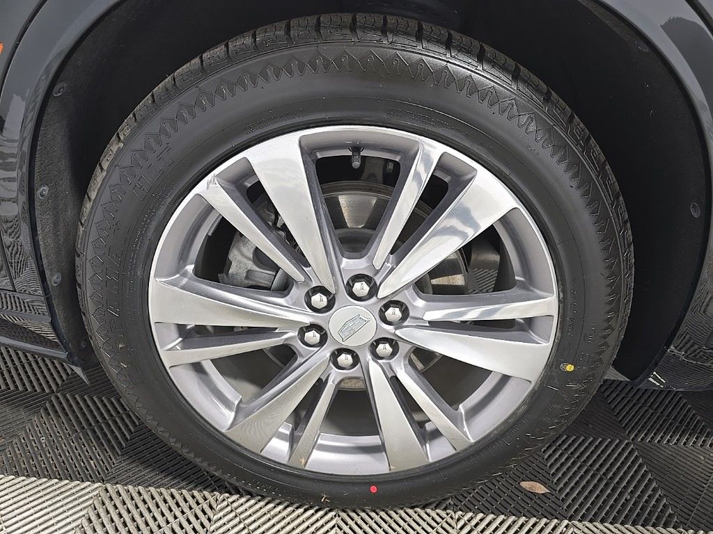 Vehicle image 28 of 33