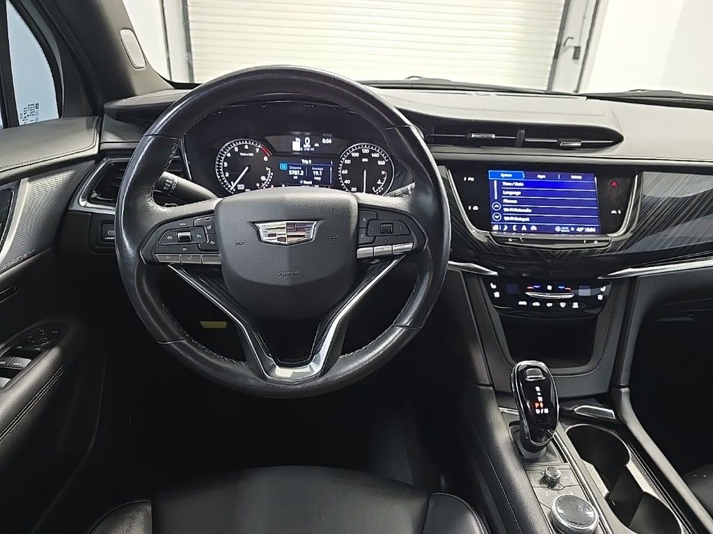 Vehicle image 13 of 33