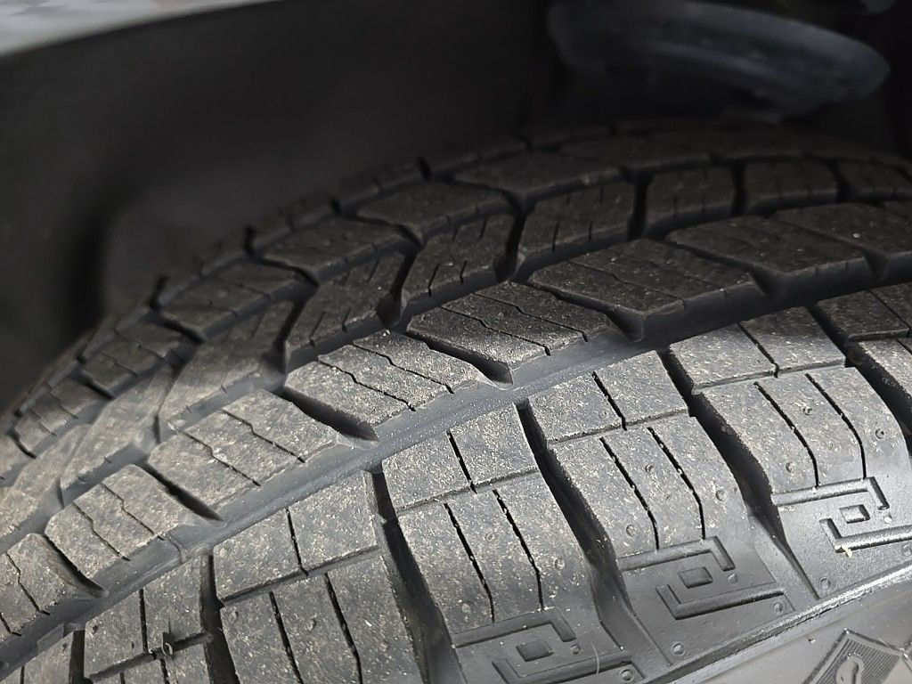Vehicle image 29 of 33