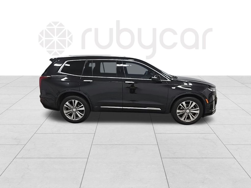 Vehicle image 4 of 33