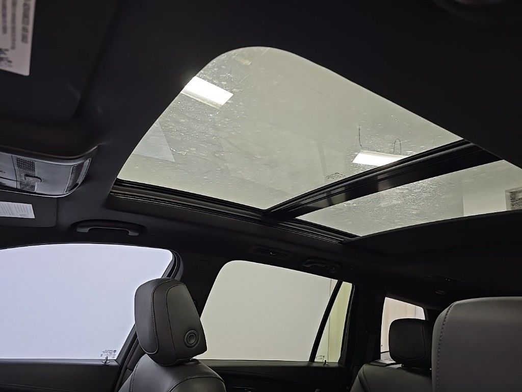 Vehicle image 22 of 33
