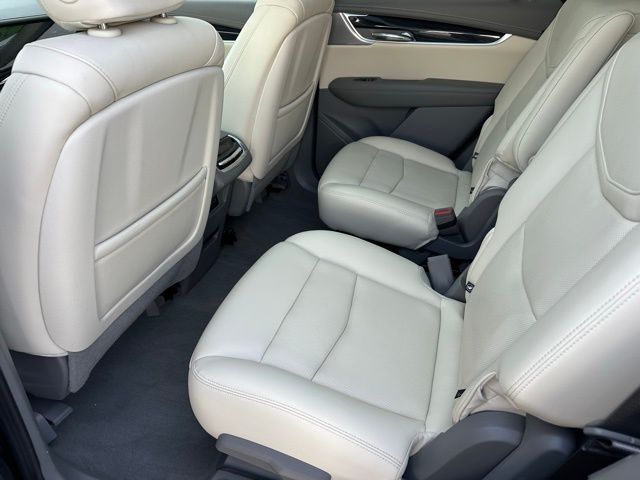 Vehicle image 11 of 28