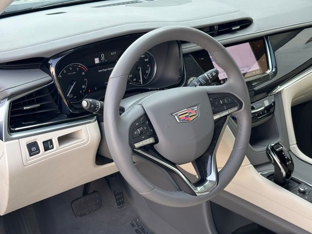 Vehicle image 14 of 28
