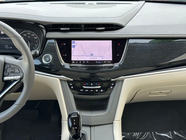 Vehicle image 23 of 28