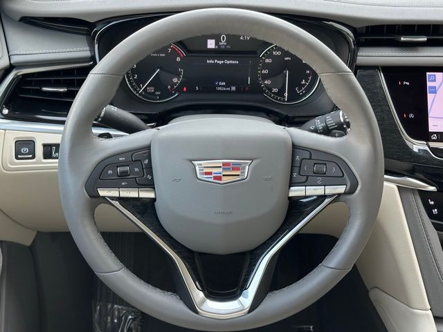 Vehicle image 25 of 28