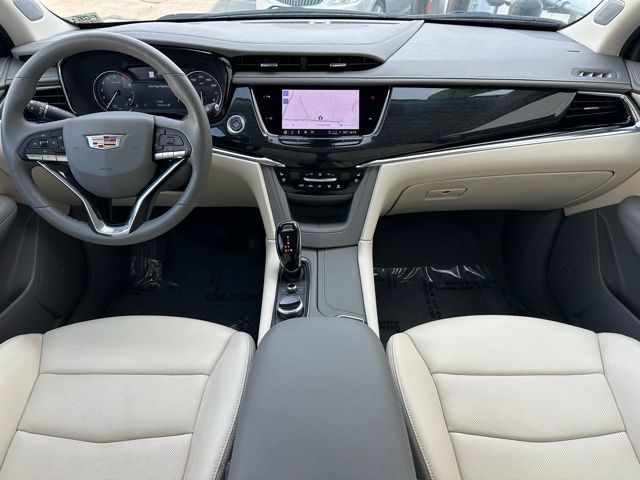 Vehicle image 13 of 28