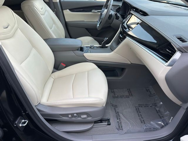 Vehicle image 12 of 28