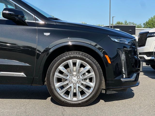 Vehicle image 8 of 28