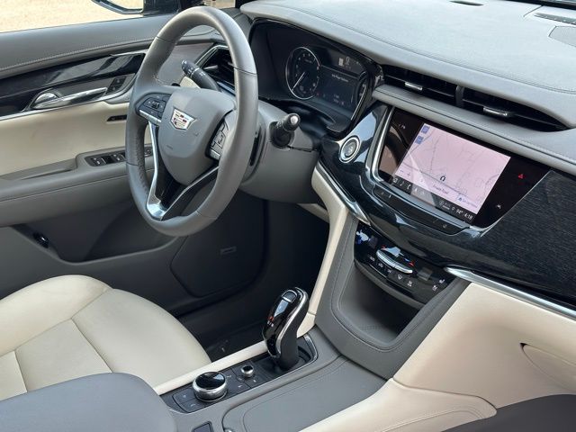 Vehicle image 15 of 28