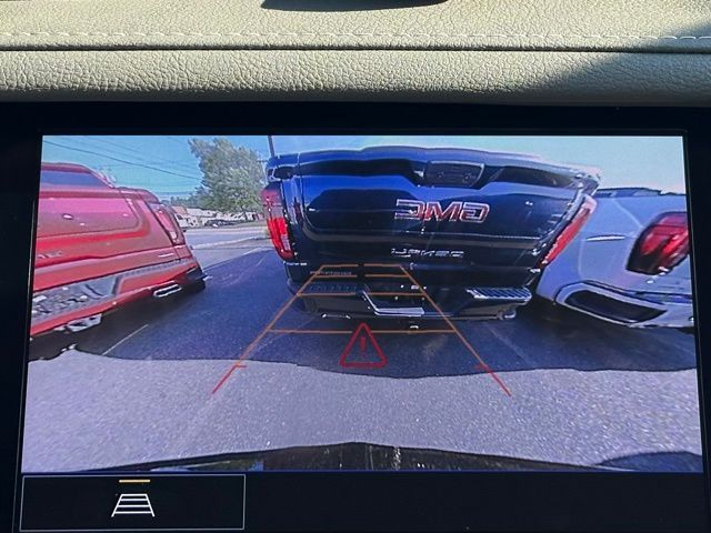 Vehicle image 26 of 28
