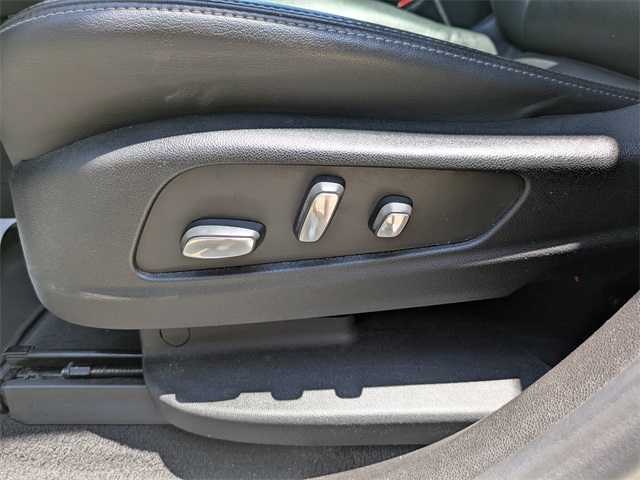 Vehicle image 23 of 35