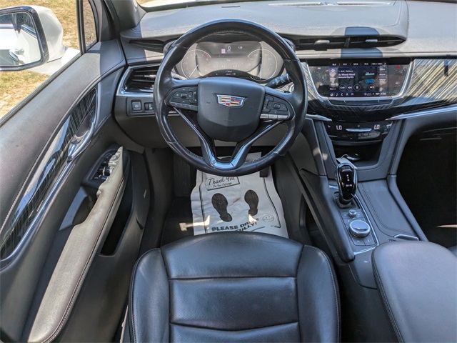 Vehicle image 21 of 35