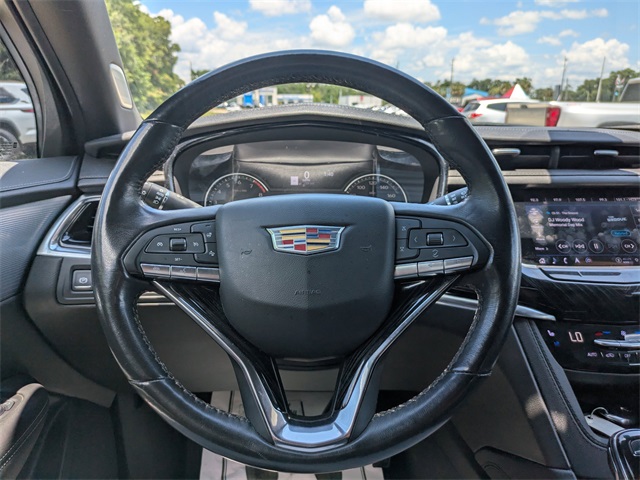 Vehicle image 28 of 35