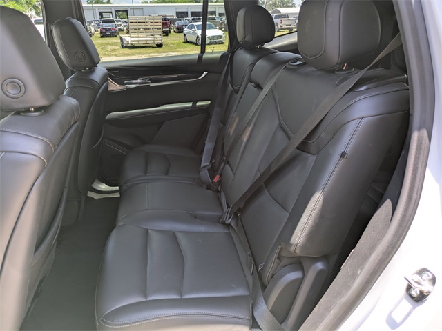 Vehicle image 17 of 35