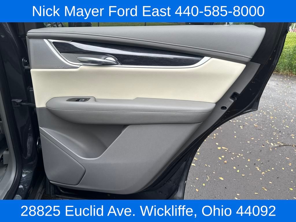 Vehicle image 28 of 34