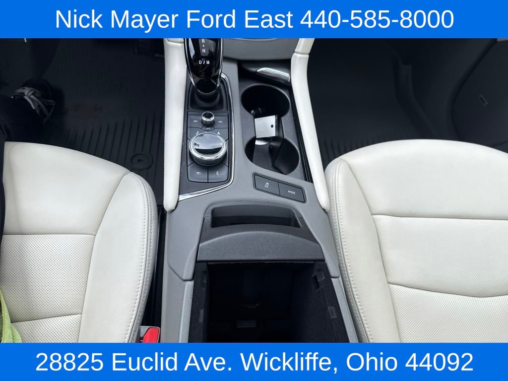 Vehicle image 25 of 34