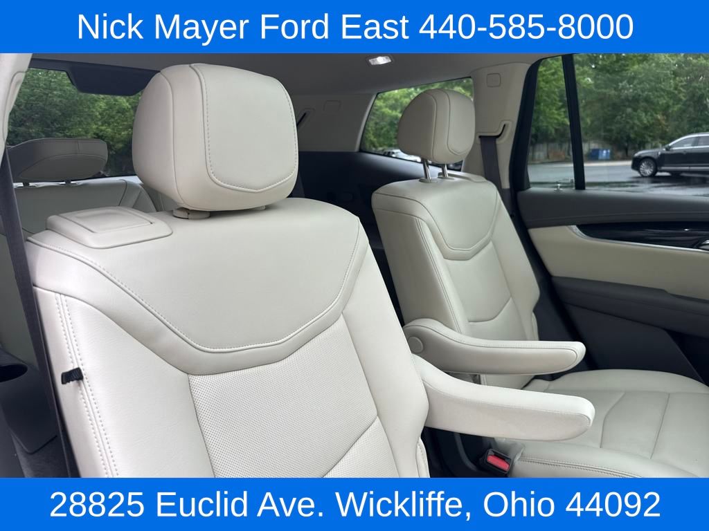 Vehicle image 13 of 34