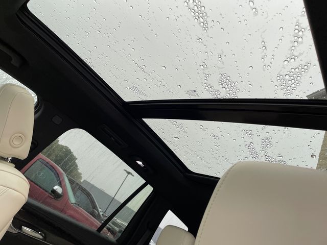 Vehicle image 20 of 45