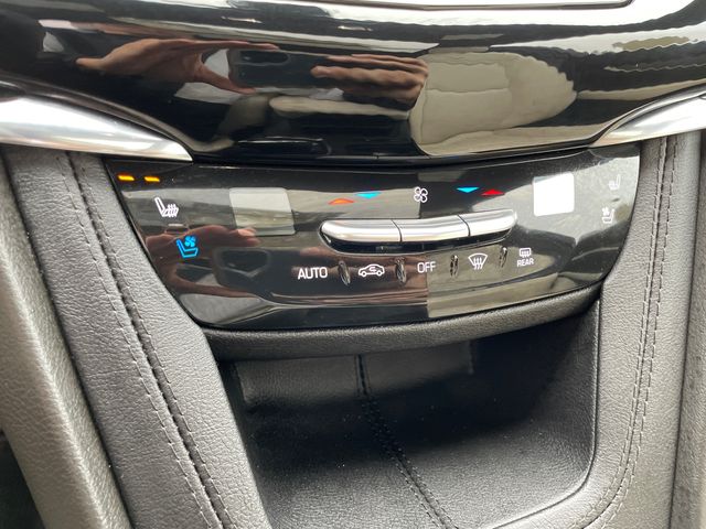 Vehicle image 43 of 45